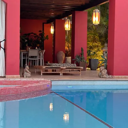 Red-house فيلة